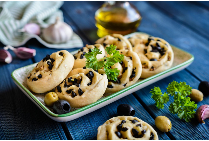 Sweet shortbread with olives and olive oil